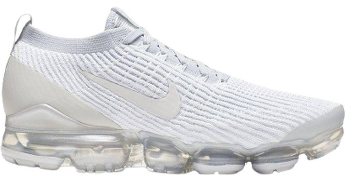 white and gray vapormax