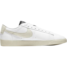 Nike Blazer Low SE W - White/Black/Light Bone/White