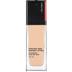 Shiseido Synchro Skin Radiant Lifting Foundation SPF30 #220 Linen