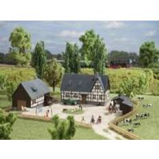 1:160 (N) Scale Models & Model Kits Auhagen Homestead