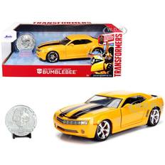 Jada Transformers Hollywood Rides Bumblebee 2006 Chevy Camaro 1:24 Scale Die-Cast Metal Vehicle with Coin