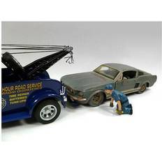 Tow Truck Driver/Operator Scott Figurine for 1/24 Scale Models by American Diorama