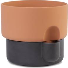 Northern Oasis self-watering flower pot