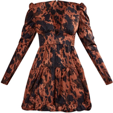 PrettyLittleThing Abstract Puff Sleeve Frill Hem Tea Dress - Chocolate