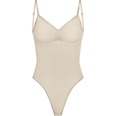 SKIMS Seamless Sculpt Low Back Thong Bodysuit - Sand