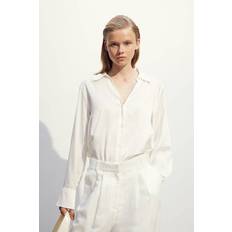 H&M Blouses H&M Ladies White V-neck blouse