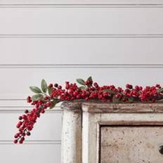 Red Garlands & Confetti Lights4fun 2m Red Berry Christmas Garland