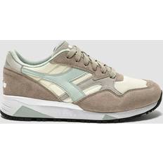 Diadora N902 Grey