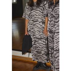 Grey - Stripes Dresses Sisters Point ELIPA-DR animal