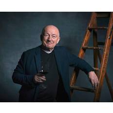 Current Affairs & Politics Books Oz Clarke's Story of Wine: 8000 Years, 100 Bottles Hardback Book (Hardcover)