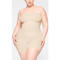 Beige Bodysuits SKIMS Womens Sand Sculpt Strapless Ruched Stretch-woven Body