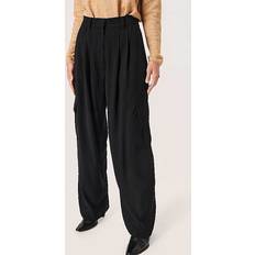 Soaked in Luxury Shirley Tailored Trousers, Black