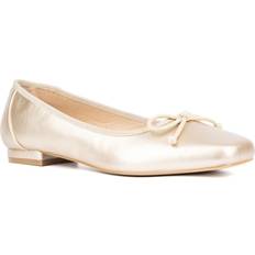 Fashion To Figure Women's Fawn Ballet Flat Wide Width Gold Gold