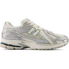 New Balance Men - Silver Running Shoes New Balance 1906R M - Silver Metallic/Sea Salt/New Spruce