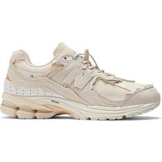 New Balance 2002R M - Sandstone/Turtledove/Gold Metallic