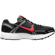 Nike Zoom Vomero 5 M - Black/Iron Grey/Summit White/Picante Red