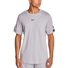 Nike Repeat Tape T-shirt - Grey