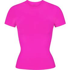 SKIMS Soft Smoothing Seamless T-shirt - Fuchsia