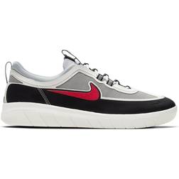 Nike SB Nyjah Free 2 M - Black/Metallic Silver/Black/Sport Red