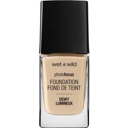 Wet N Wild Photo Focus Dewy Foundation Porcelain