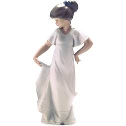Nao by Lladro How Pretty! Collectible Figurine