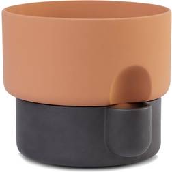 Northern Oasis self-watering flower pot