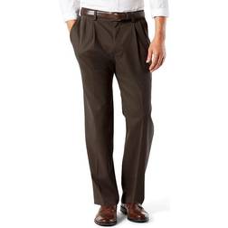 Dockers Men Classic Pleated Easy Khaki with Stretch