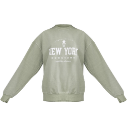 PrettyLittleThing New York Downtown Slogan Printed Sweatshirt - Sage
