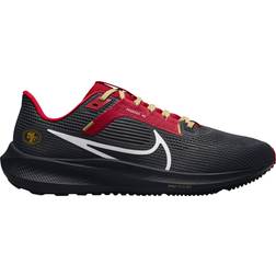 Nike Pegasus 40 M - Anthracite/Gym Red/Club Gold/White