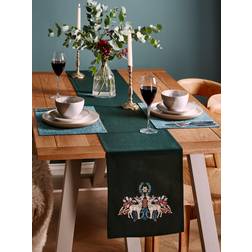 Catherine Lansfield Majestic Stag Runner Tablecloth Green