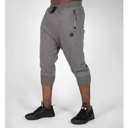 Gorilla Wear Knoxville 3/4 Sweatpants Grau Jogginghose Absolute Bewegungsfreiheit zum Sport Bodybuildung mit Logo leicht und bequem