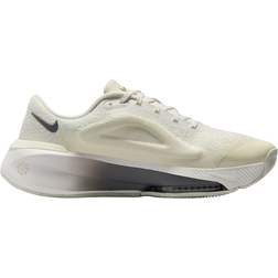 Nike Versair W - Coconut Milk/Sail/Gum Light Brown/Iron Grey