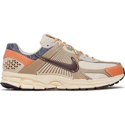 Nike Zoom Vomero 5 M - Sanddrift/Muslin/Khaki/Earth