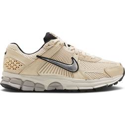 Nike Zoom Vomero 5 W - Pearl White/Light Bone/Light Iron Ore/Chrome