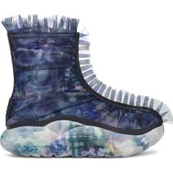 UGG CS Ruffle Boot Print - Dark Blue Floral