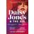 Daisy Jones and The Six (Paperback, 2020)