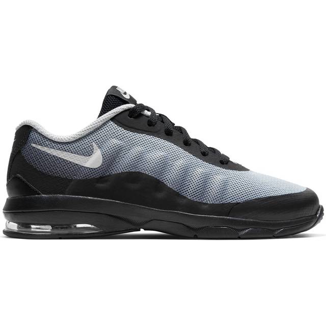 Nike invigor clearance black and white