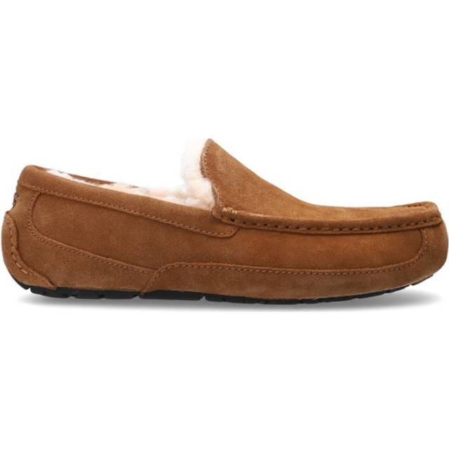 Guy ugg store moccasins