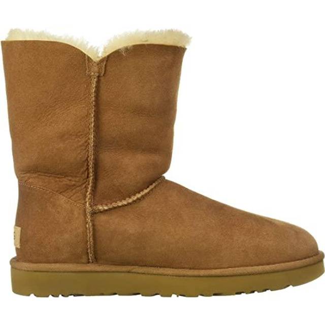 Short ugg store boots with button